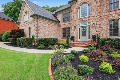 FAIRWAY VIEWS, FIRESIDE NIGHTS, AND A LIFESTYLE TO LOVE! Nestled - photo 3