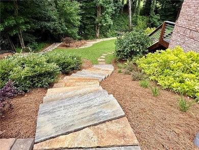 FAIRWAY VIEWS, FIRESIDE NIGHTS, AND A LIFESTYLE TO LOVE! Nestled - photo 4