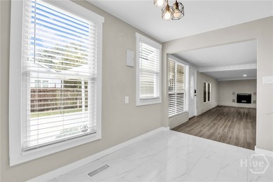 Charming Updated Bungalow with studio apartment on 3 Lots! - photo 11
