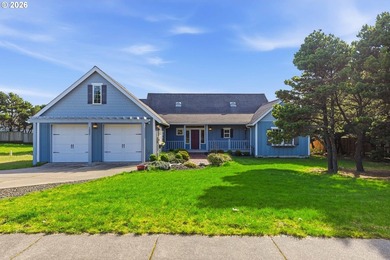 A standout custom-built, single-level Craftsman in Bandon - photo 1