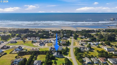 A standout custom-built, single-level Craftsman in Bandon - photo 3