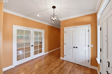 A standout custom-built, single-level Craftsman in Bandon - photo 7