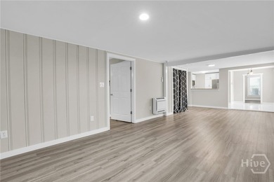 Charming Updated Bungalow with studio apartment on 3 Lots! - photo 21