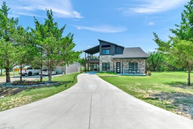 Lake Home For Sale in Pottsboro, Texas
