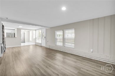 Charming Updated Bungalow with studio apartment on 3 Lots! - photo 22