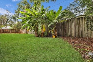 Charming Updated Bungalow with studio apartment on 3 Lots! - photo 35
