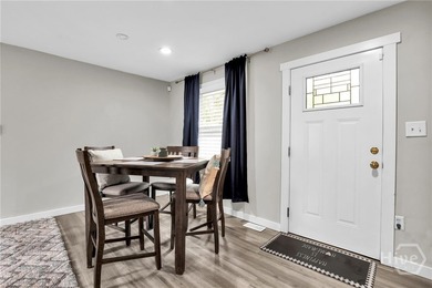 Charming Updated Bungalow with studio apartment on 3 Lots! - photo 41