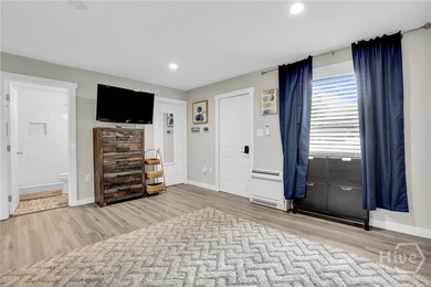 Charming Updated Bungalow with studio apartment on 3 Lots! - photo 43