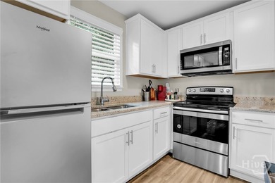 Charming Updated Bungalow with studio apartment on 3 Lots! - photo 46