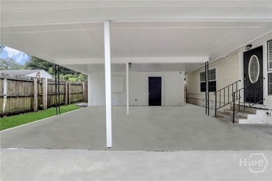 Charming Updated Bungalow with studio apartment on 3 Lots! - photo 49