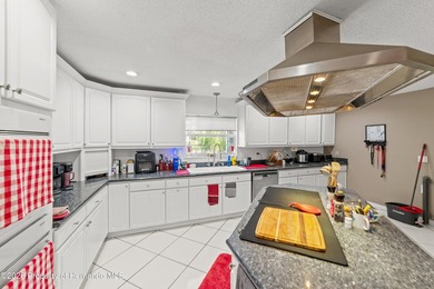 -SELLER MOTIVATED TO SELL- Private Estate Living with Room to - photo 13