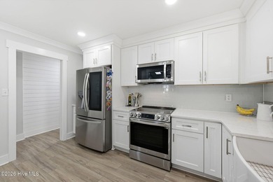 Spectacular Waterfront Townhome with Boat Slip! Enjoy the - photo 14