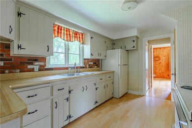 Welcome to 33 Irving Rd! This colonial in the heart of Brighton - photo 18