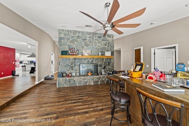 -SELLER MOTIVATED TO SELL- Private Estate Living with Room to - photo 19