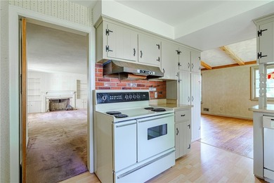 Welcome to 33 Irving Rd! This colonial in the heart of Brighton - photo 20