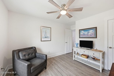 Spectacular Waterfront Townhome with Boat Slip! Enjoy the - photo 23