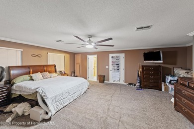 -SELLER MOTIVATED TO SELL- Private Estate Living with Room to - photo 25