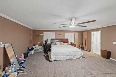 -SELLER MOTIVATED TO SELL- Private Estate Living with Room to - photo 26