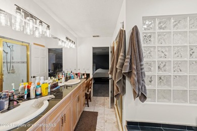 -SELLER MOTIVATED TO SELL- Private Estate Living with Room to - photo 28