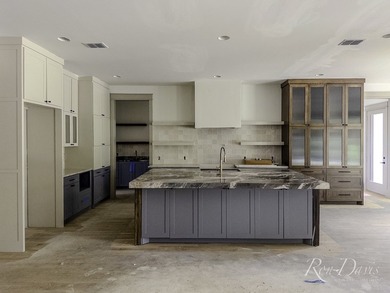 Ron Davis Custom Homes presents this stunning two-story Luxury - photo 8