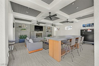 Beautiful 2-bedroom top-floor condo in Age-Restricted Terra