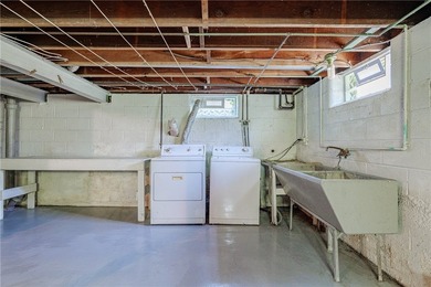 Welcome to 33 Irving Rd! This colonial in the heart of Brighton - photo 34