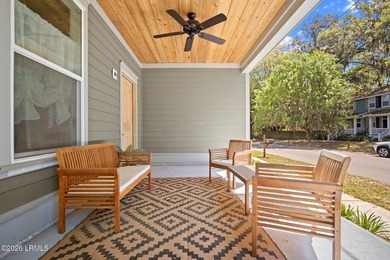 Welcome to this beautifully crafted 2-bedroom, 2-bath cottage - photo 4