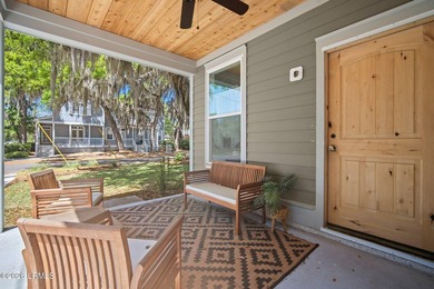 Welcome to this beautifully crafted 2-bedroom, 2-bath cottage - photo 5
