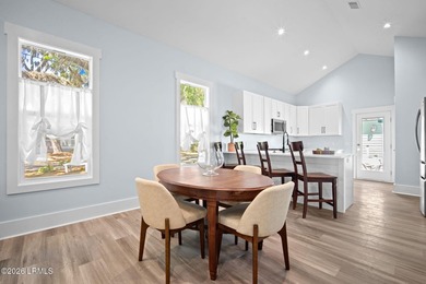 Welcome to this beautifully crafted 2-bedroom, 2-bath cottage - photo 10