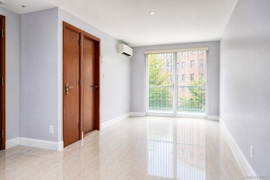 Beautiful luxury one-bedroom, one-bath condo with private - photo 3