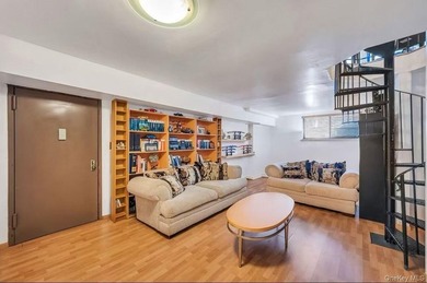 One of the best north flushing manor condominium ,built in 1986 - photo 5