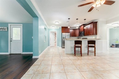 Huge yard with alley access in a hot location! This 3 bed 2 bath - photo 5