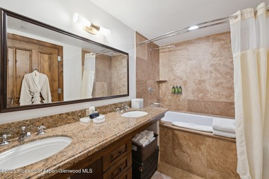 2024 renovations completed (including new decor, furniture - photo 6