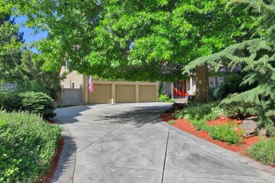 This incredible custom built home sits on an AMAZING waterfront - photo 3