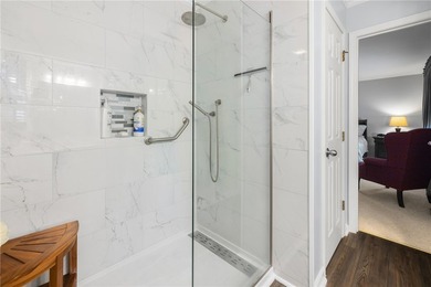 Discover an exceptional retreat in Westminster, where privacy - photo 21