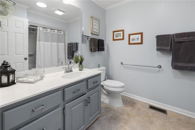 Discover an exceptional retreat in Westminster, where privacy - photo 23