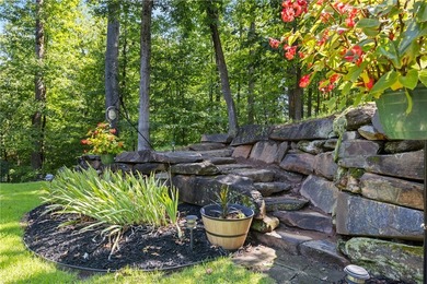 Discover an exceptional retreat in Westminster, where privacy - photo 28