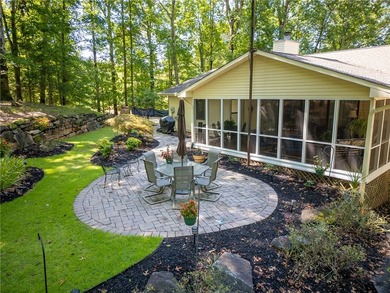 Discover an exceptional retreat in Westminster, where privacy - photo 30