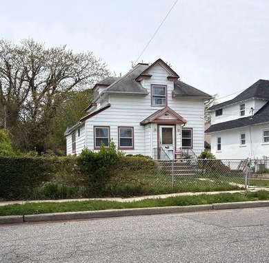 This Colonial Style Home Features 2 Bedrooms, 2 Full Baths - photo 2