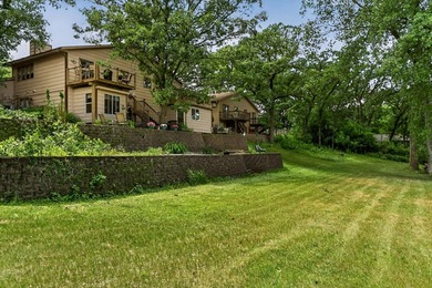 Completely Renovated with Exceptional Custom Features! This - photo 7