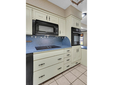 Idealic country place. Make it your own. Beautiful 6.02 acres - photo 8