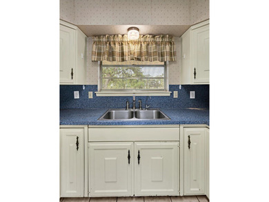 Idealic country place. Make it your own. Beautiful 6.02 acres - photo 9