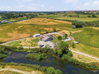 Spectacular riverfront retreat on 20 irrigated acres, secluded - photo 1