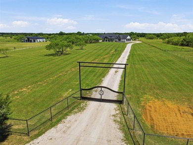 Experience the perfect blend of luxury, privacy, and modern - photo 5