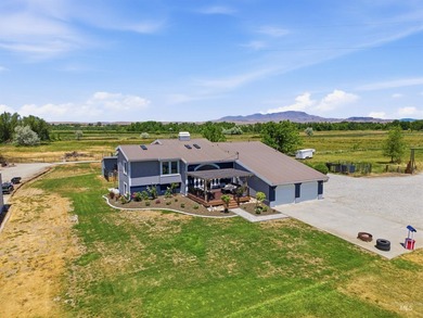 Spectacular riverfront retreat on 20 irrigated acres, secluded - photo 10