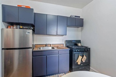 Discover the perfect blend of comfort and convenience in this - photo 3