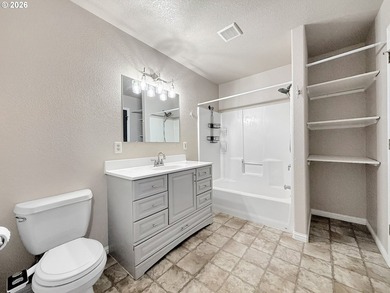 Well-maintained and turn-key, this 3 bedroom, 1.5 bathroom condo - photo 16