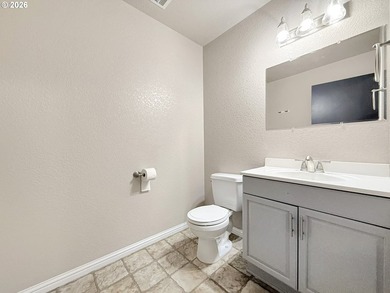 Well-maintained and turn-key, this 3 bedroom, 1.5 bathroom condo - photo 17