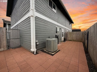 Well-maintained and turn-key, this 3 bedroom, 1.5 bathroom condo - photo 26