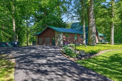 Welcome to your own private sanctuary! This stunning - photo 4